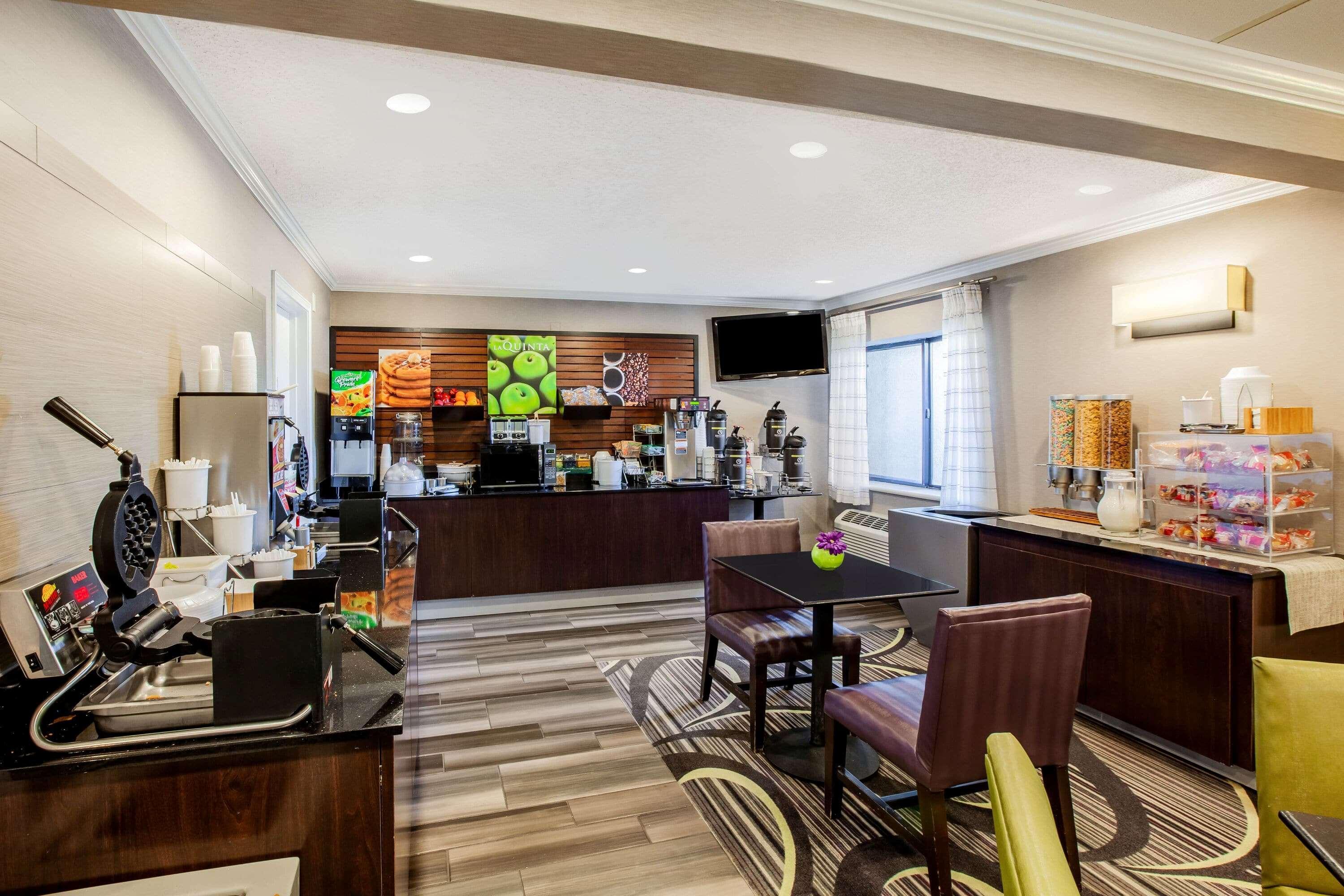La Quinta By Wyndham Houston East Hotel