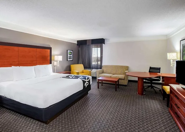 La Quinta By Wyndham Houston Baytown East