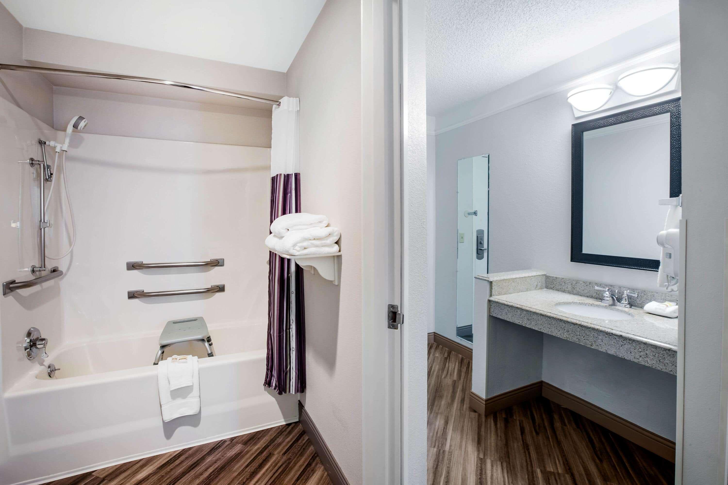 Hotel La Quinta By Wyndham Houston East 3*